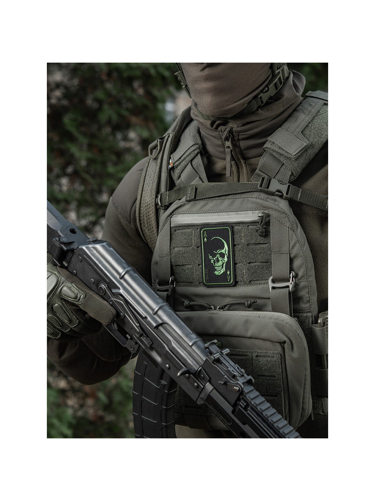 M-TAC NASZYWKA FACE OF WAR CZASZKA HAFTOWANA CZARNO-ZIELONA