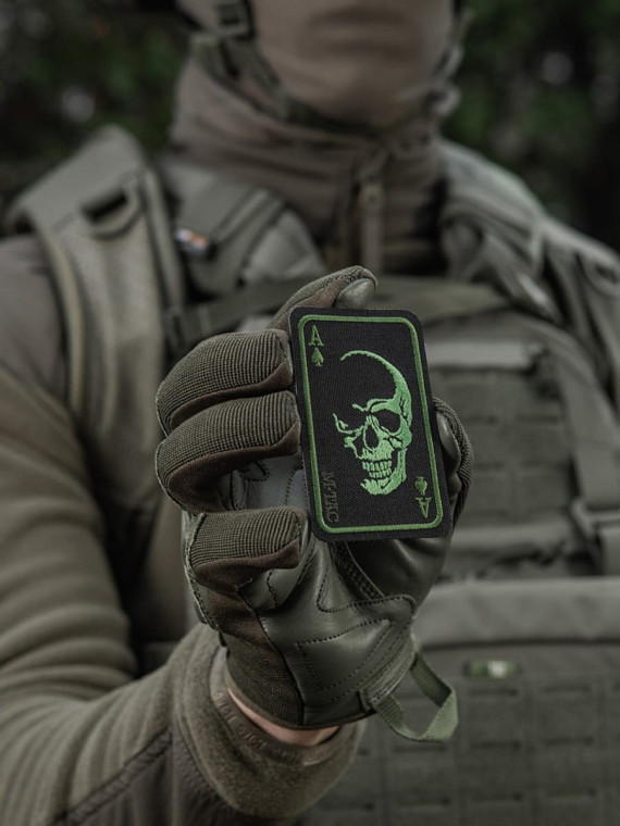 M-TAC NASZYWKA FACE OF WAR CZASZKA HAFTOWANA CZARNO-ZIELONA