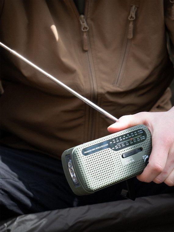FOSCO INDUSTRIES Radio turystyczne solarne awaryjne korbka powerbank SW1/SW2/FM/AM Oliwkowe