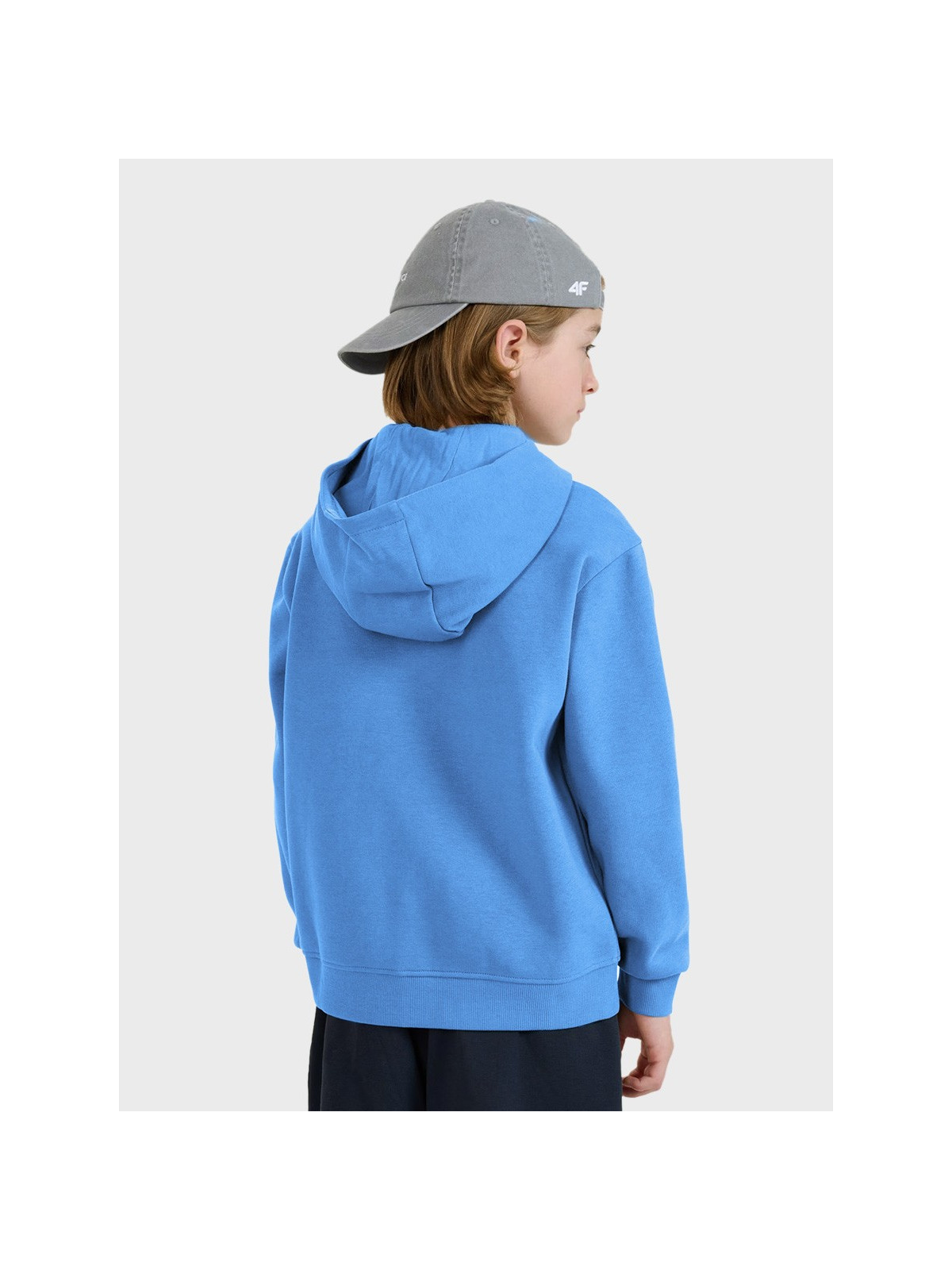 4F Bluza chłopięca dresowa TSWSM2324 z kapturem rozpinana denim 164