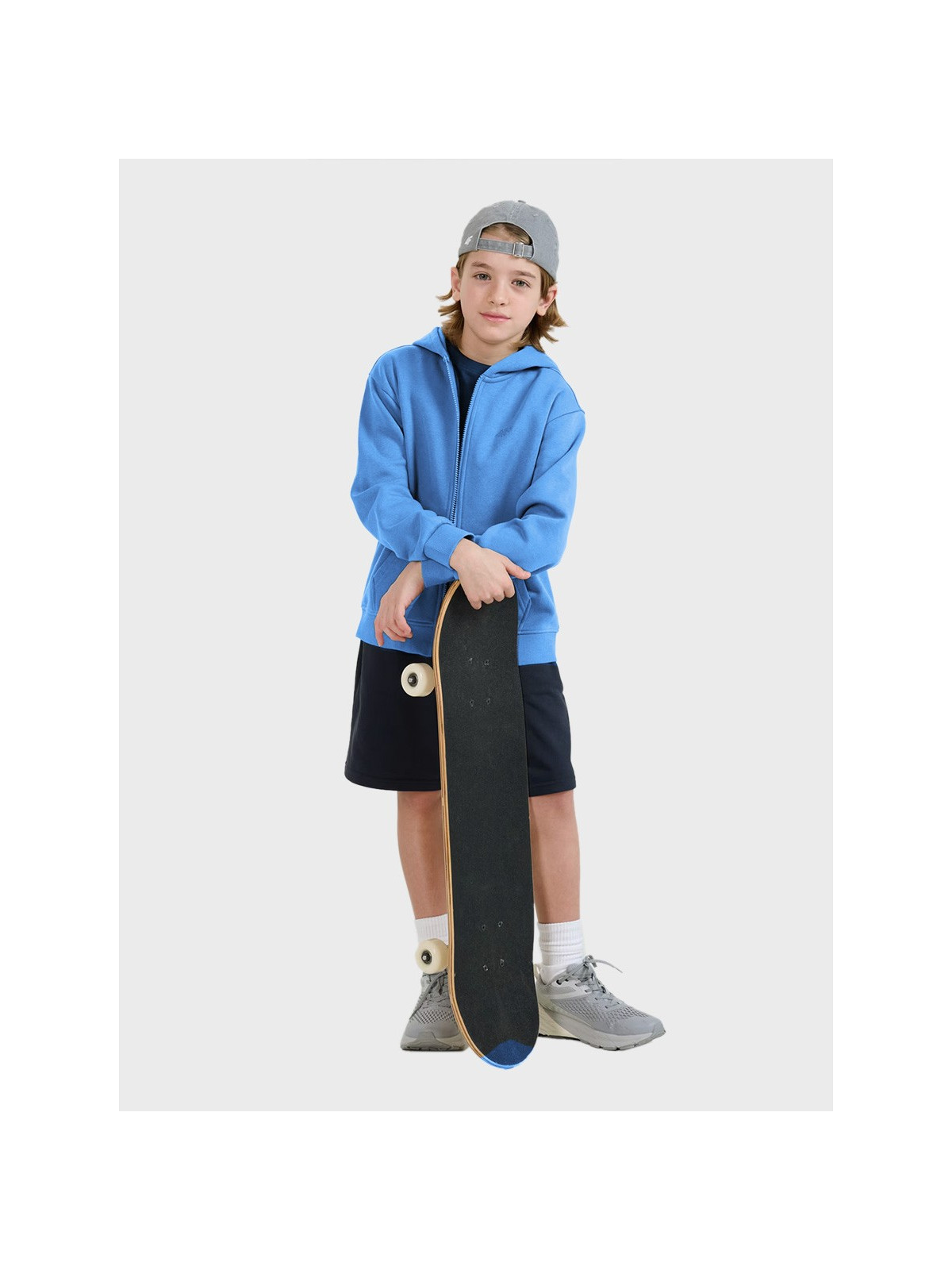 4F Bluza chłopięca dresowa TSWSM2324 z kapturem rozpinana denim 164