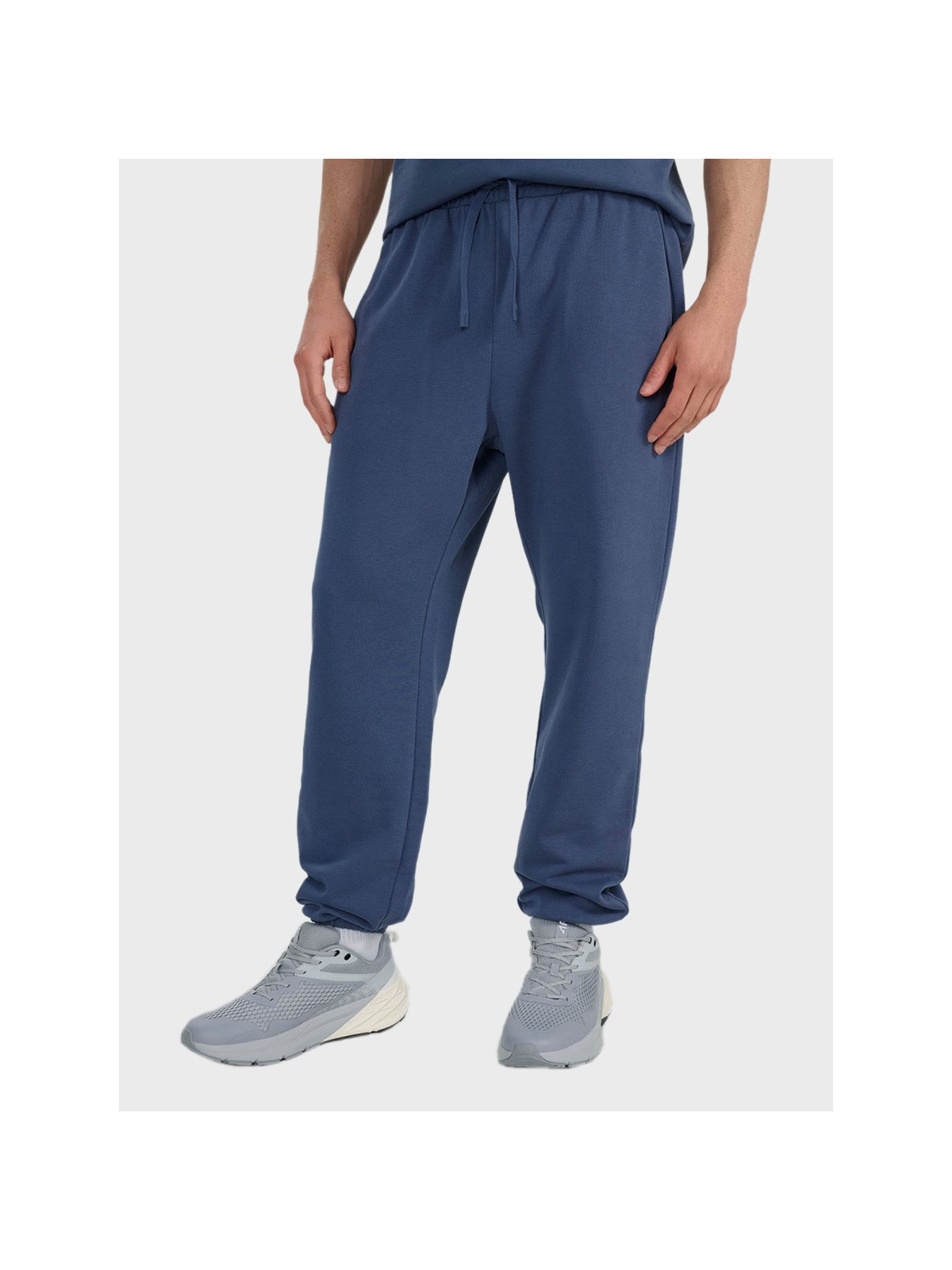 4F SPODNIE DRESOWE MĘSKIE JOGGERY TTROM1139 Denim M