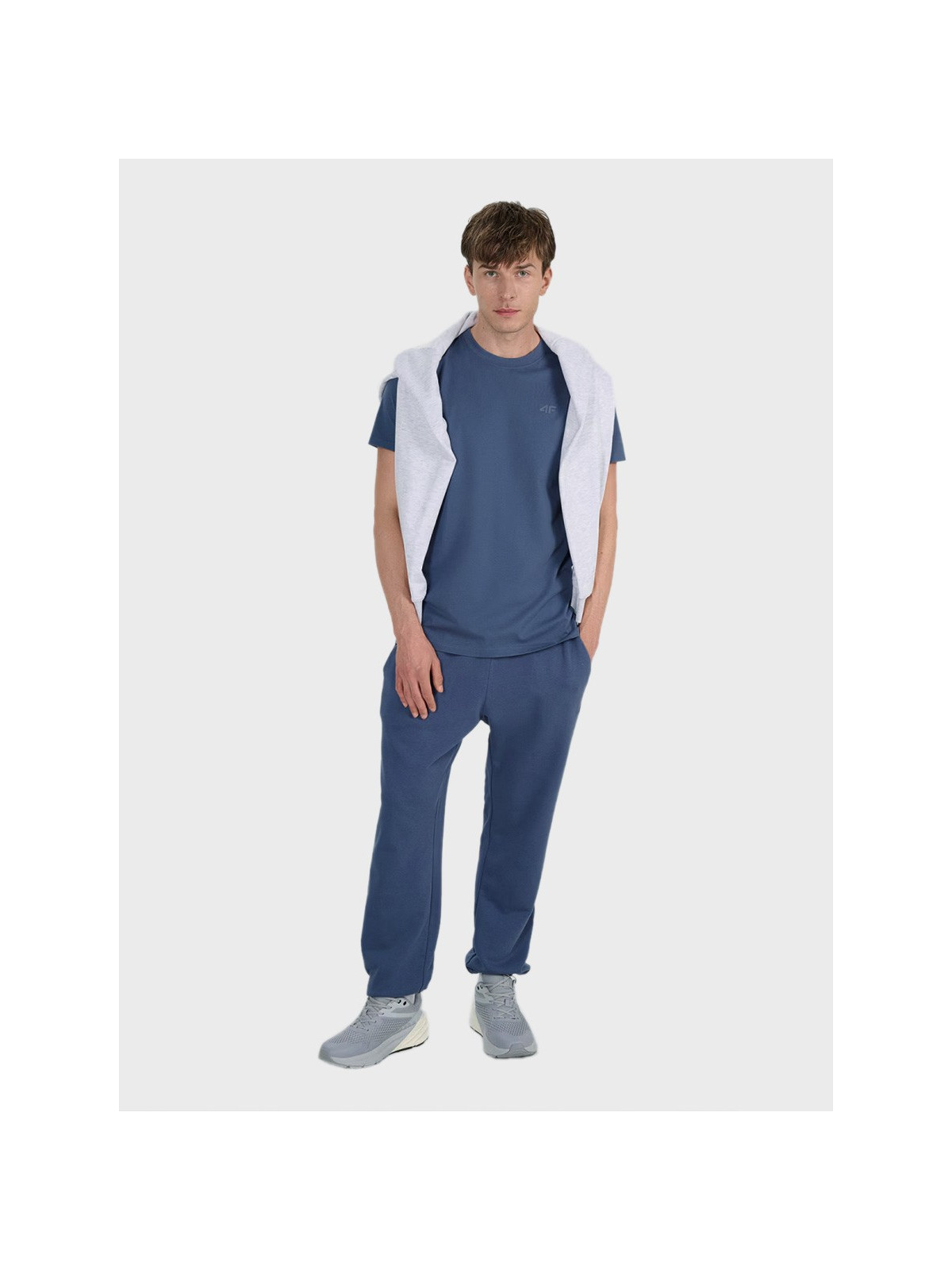 4F SPODNIE DRESOWE MĘSKIE JOGGERY TTROM1139 Denim M