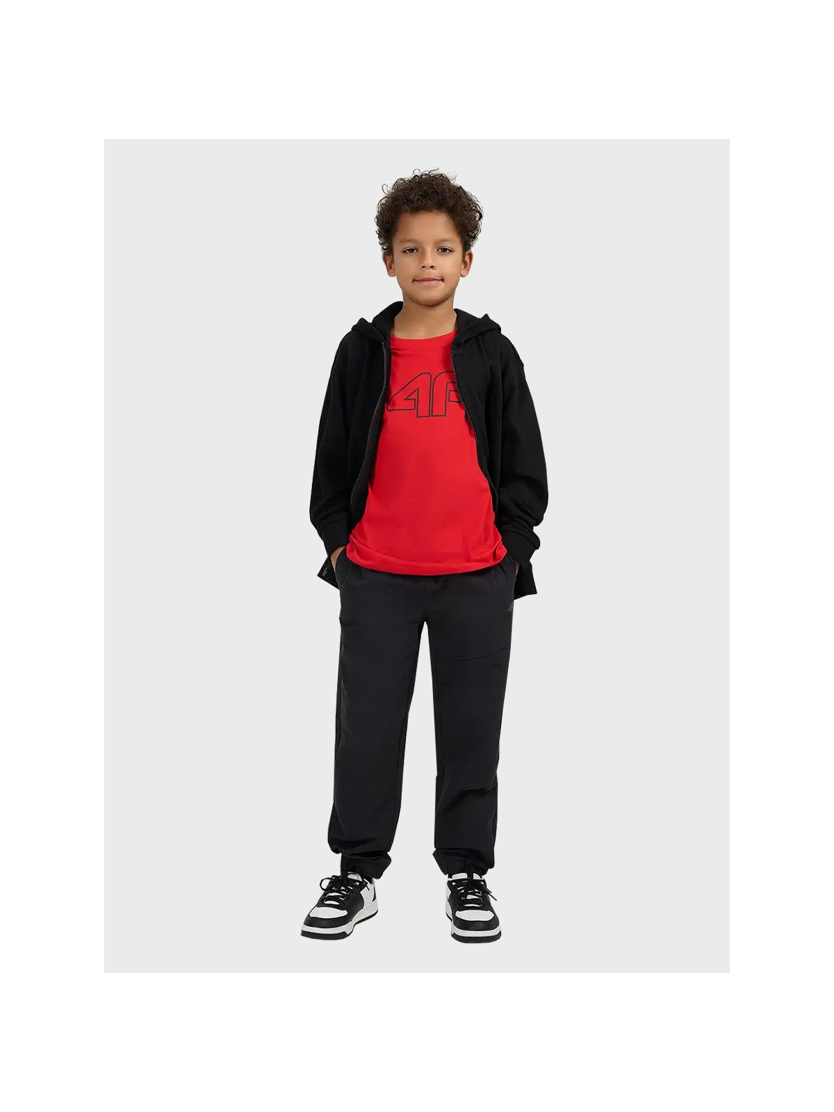 4F BLUZA CHŁOPIĘCA DRESOWA ROZPINANA Z KAPTUREM TSWSM2523 CZARNA 152