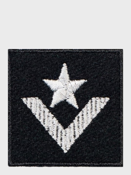SPIN EMBLEMAT NA BERET MŁODSZY CHORĄŻY CZARNY