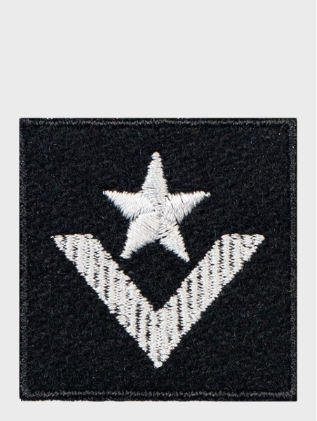 SPIN EMBLEMAT NA BERET MŁODSZY CHORĄŻY CZARNY