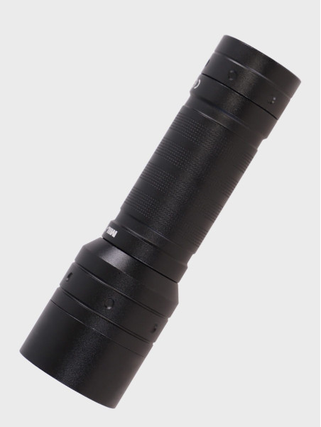 MIL-TEC Latarka Mission 520lm IPX-4 ze smyczą i etui Czarna