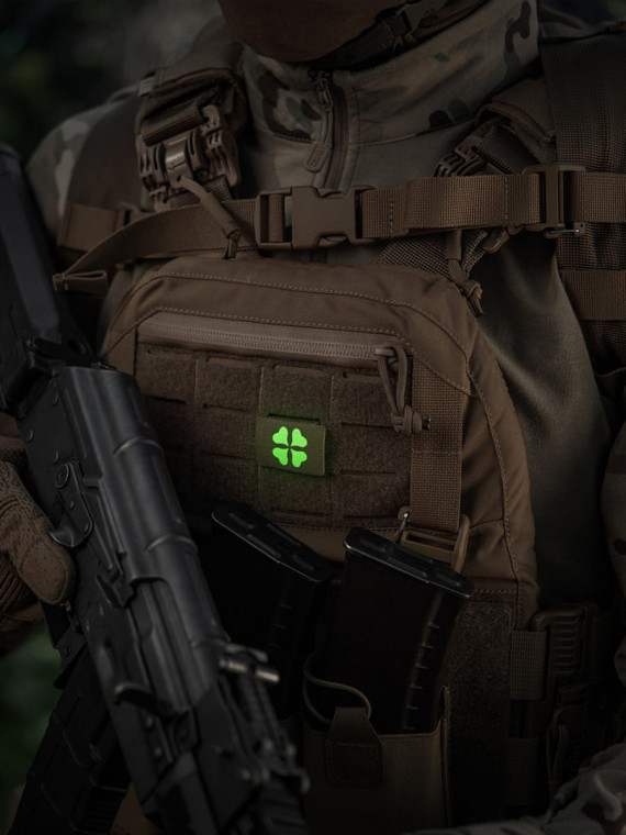 M-TAC Naszywka koniczyna czterolistna MOLLE cordura laser cut fluorescencyjna coyote