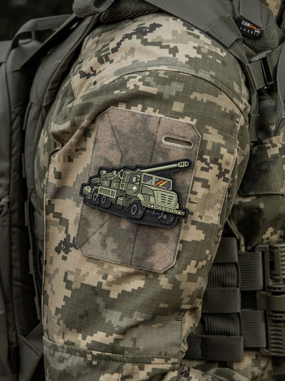 M-TAC Naszywka 3D Caesar Samobieżna haubicoarmata kal. 155 mm 6,4 x 10 cm PVC Oliwkowa