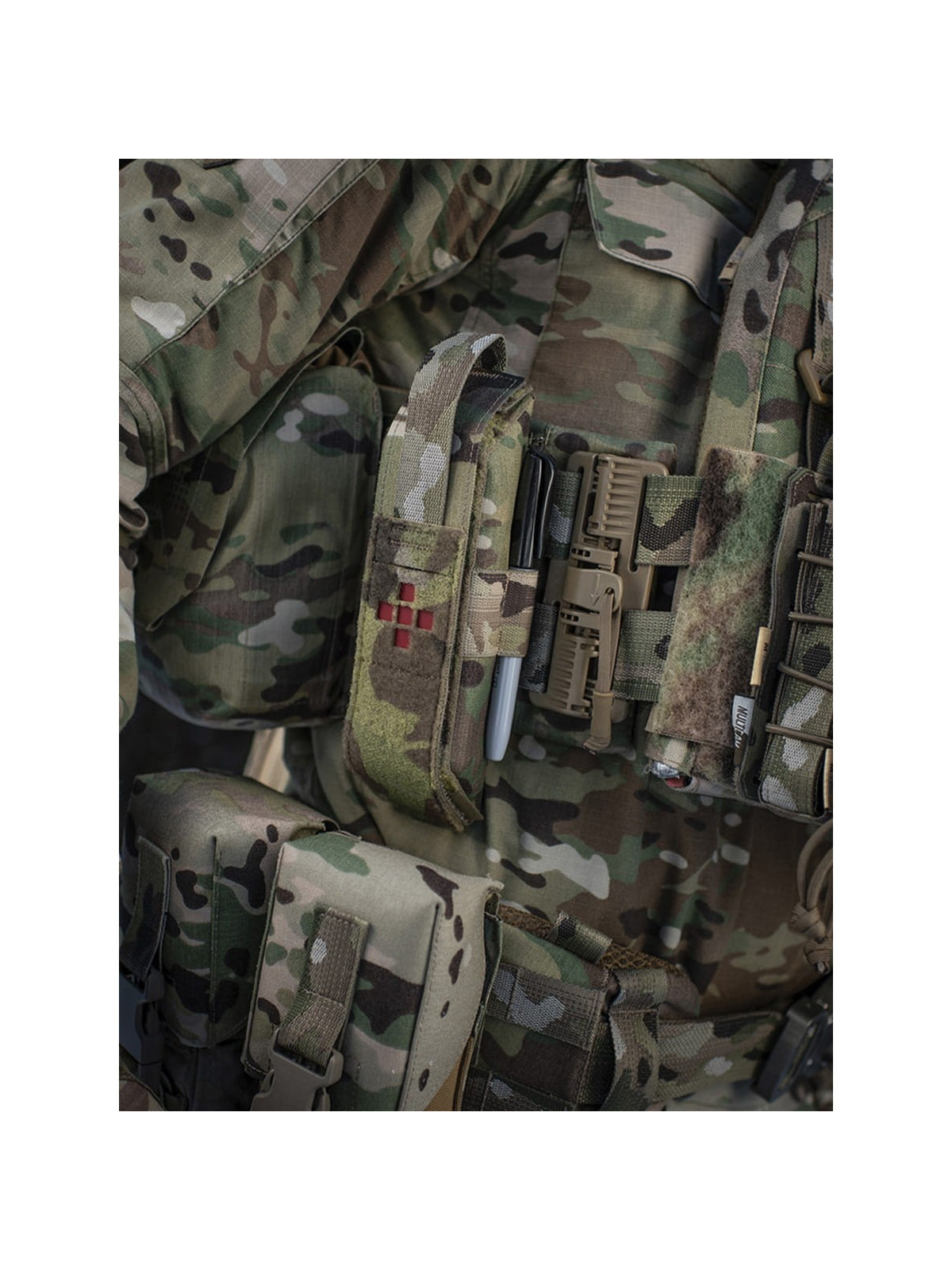 M-TAC Ładownica na opaskę uciskową CAT zamknięta rzep molle multicam