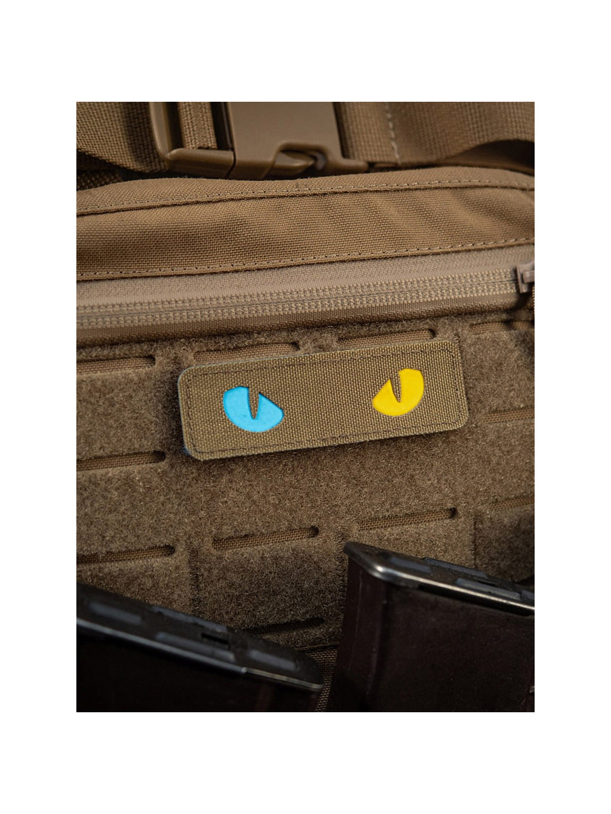 M-TAC Naszywka Kocie Oczy CAT EYES LASER Cut Coyote-niebiesko-żółta Fluorescencyjna