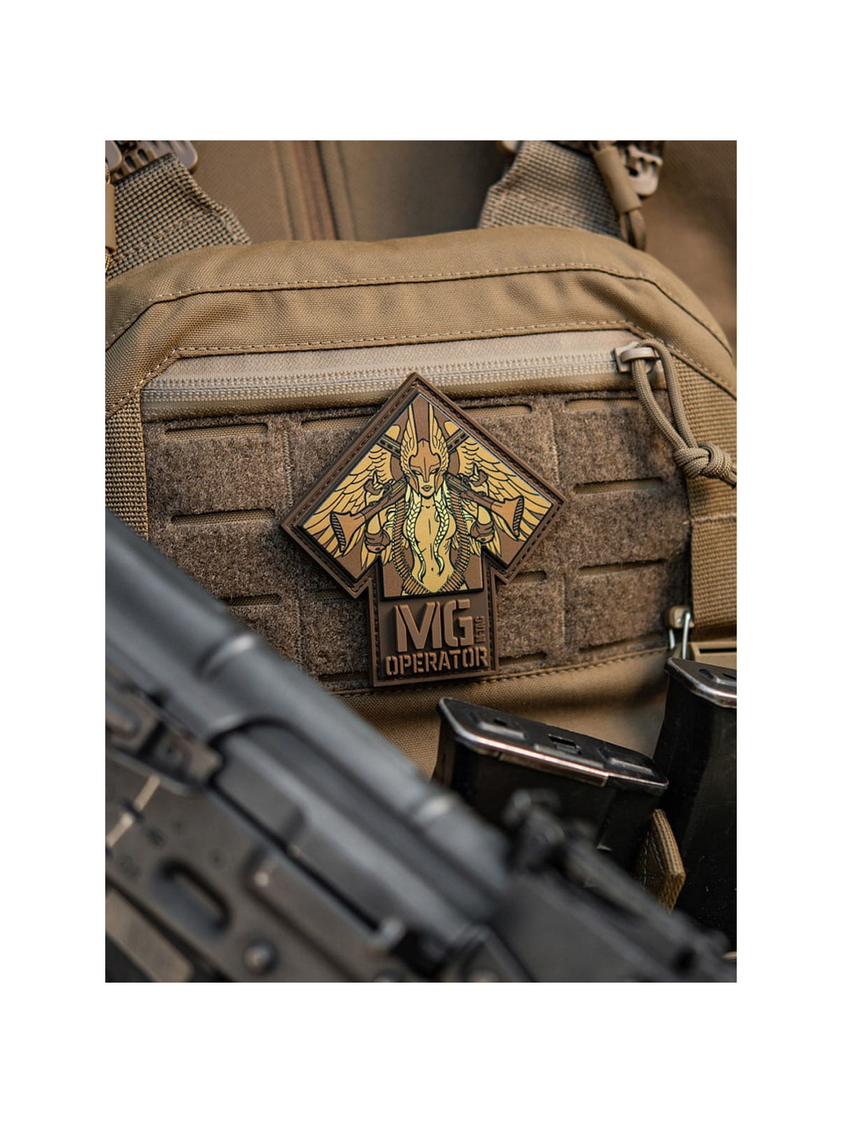 M-TAC Naszywka 3D MG Operator PVC Nadruk 9,2 x 8,6 cm Coyote
