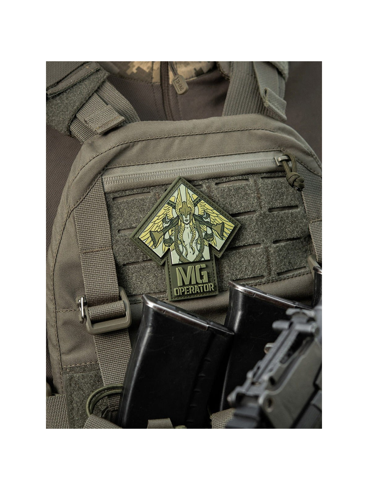M-TAC Naszywka 3D MG Operator PVC Nadruk 9,2 x 8,6 cm oliwkowa