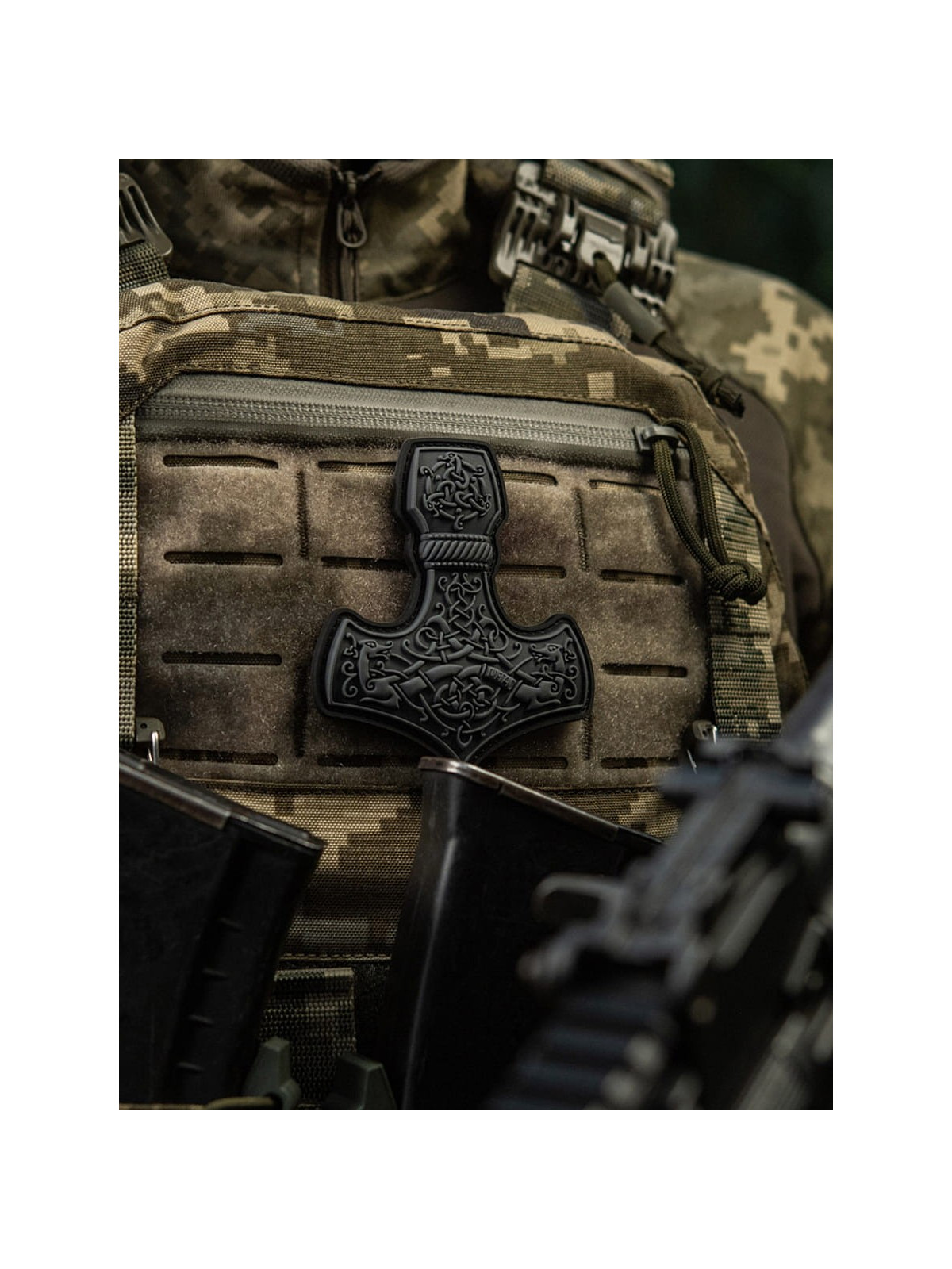M-TAC NASZYWKA 3D MJÖLNIR MŁOT THORA DUŻA PVC SZARA