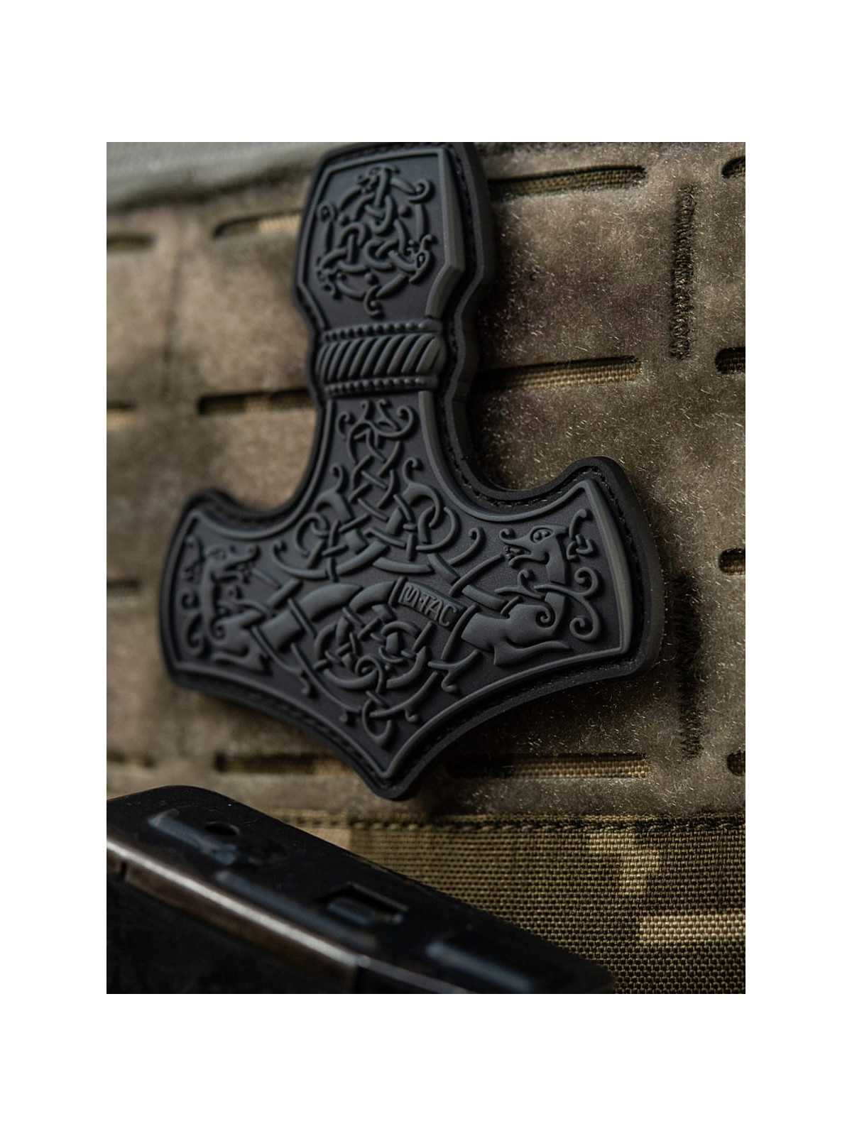 M-TAC NASZYWKA 3D MJÖLNIR MŁOT THORA DUŻA PVC SZARA