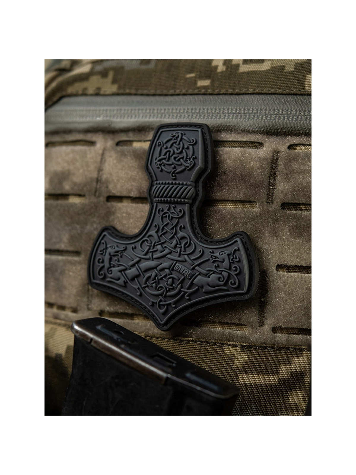 M-TAC NASZYWKA 3D MJÖLNIR MŁOT THORA DUŻA PVC SZARA