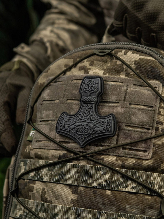 M-TAC NASZYWKA 3D MJÖLNIR MŁOT THORA DUŻA PVC SZARA
