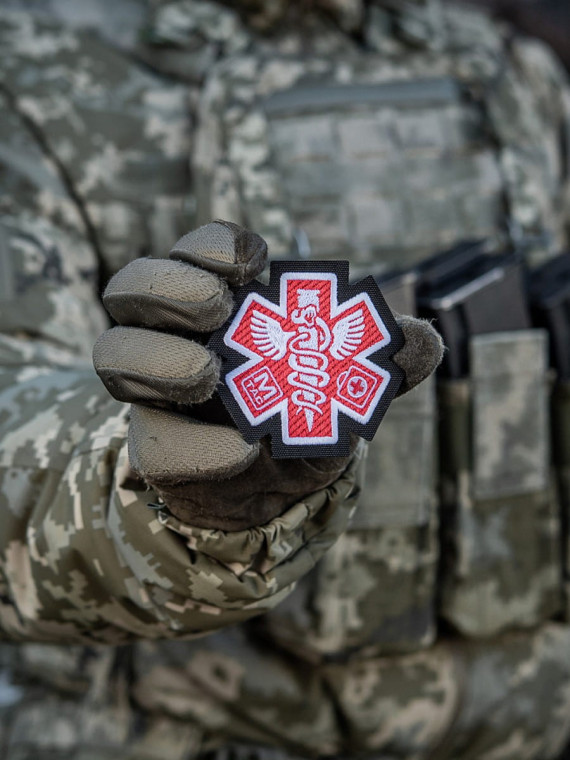 M-TAC NASZYWKA PARAMEDIC HAFTOWANA CZERWONA