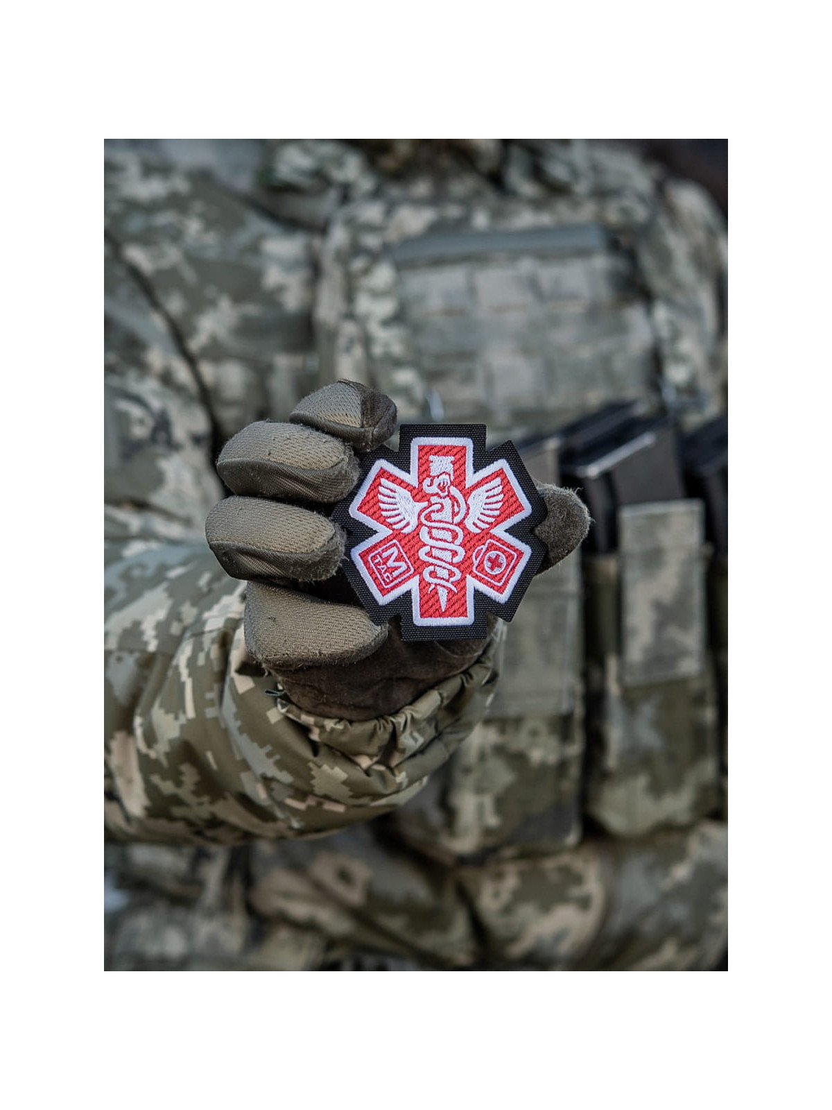 M-TAC NASZYWKA PARAMEDIC HAFTOWANA CZERWONA