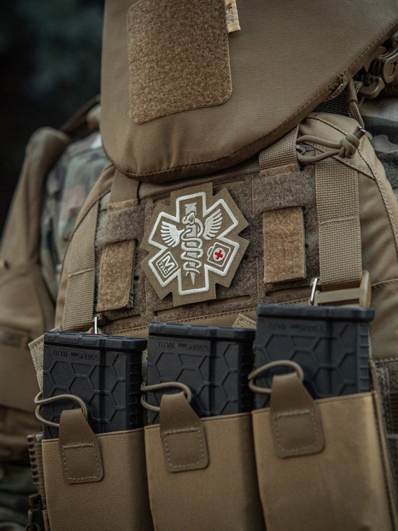 M-TAC NASZYWKA PARAMEDIC HAFTOWANA COYOTE
