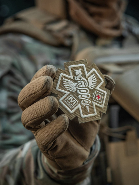 M-TAC NASZYWKA PARAMEDIC HAFTOWANA COYOTE