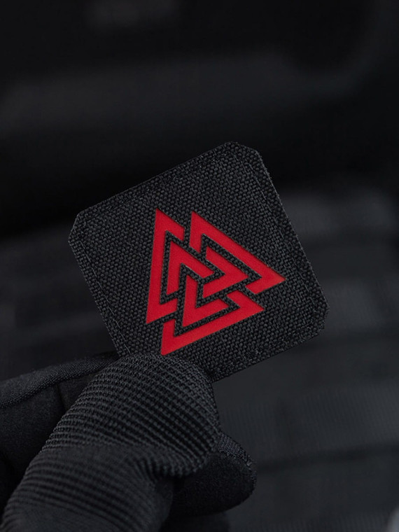 M-TAC NASZYWKA Valknut Laser Cut 4,5 x 4,5 cm Czarno- biała fluorescencyjna