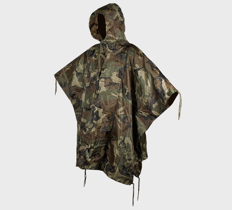 mil-tec_poncho_woodland_galeria_01.jpg