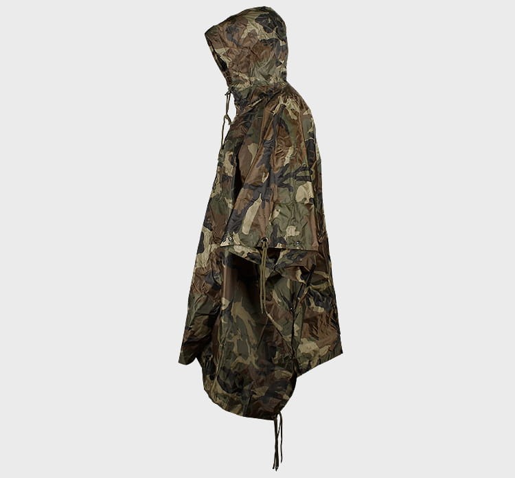 mil-tec_poncho_woodland_galeria_02.jpg