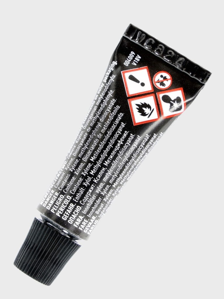 GearAid_Aquasure+FD_Flexible_Durable_Adhesive_2x7g_galeria_sklep_03.jpg
