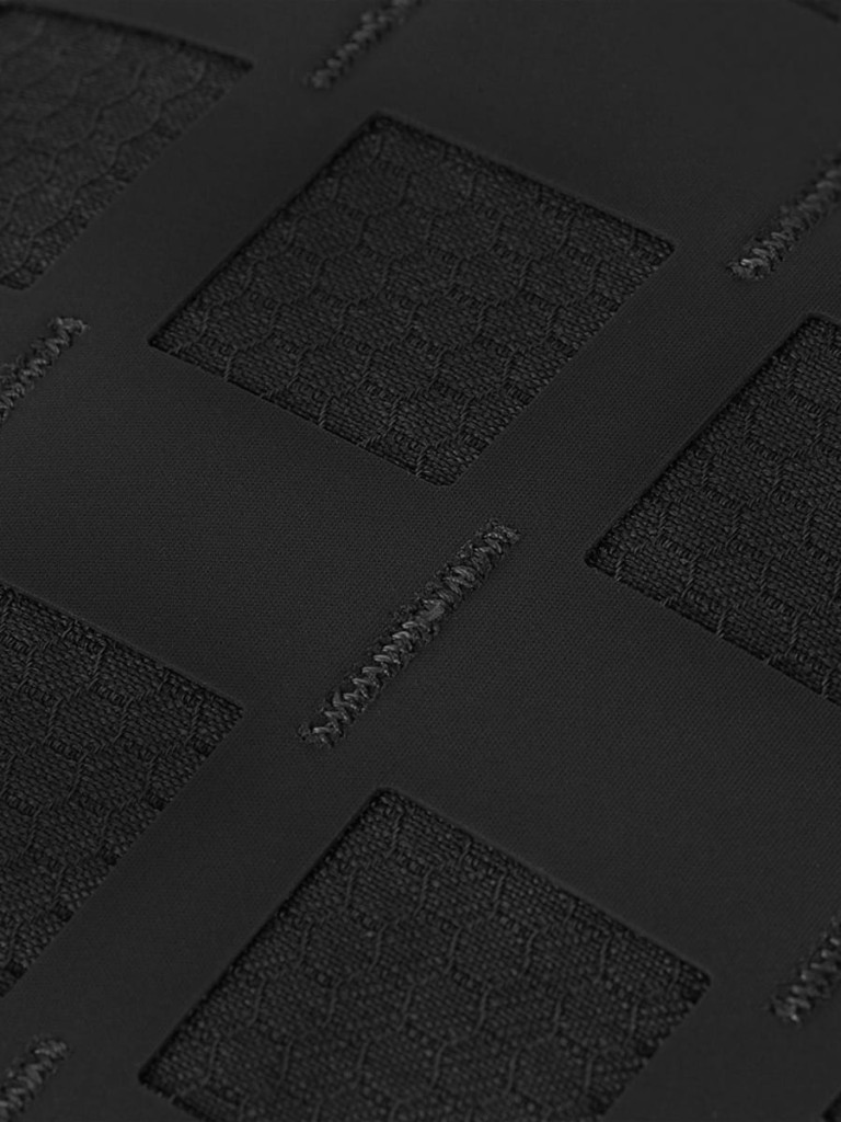 M-Tac_Torba_Kieszeń_pionowa_Laser_Cut_Hex_Black_galeria_SKLEP_07.jpg