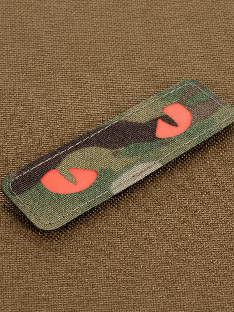 M-Tac_Naszywka_Cat_Eyes_Laser_Cut_Multicam_Red_GID_galeria_sklep_04.jpg