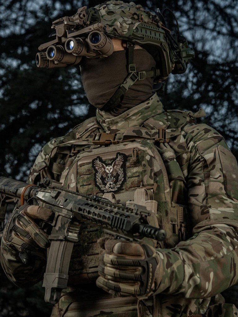 M-Tac_Naszywka_Sowa_(Haftowana)_Black_galeria_SKLEP_02.jpg