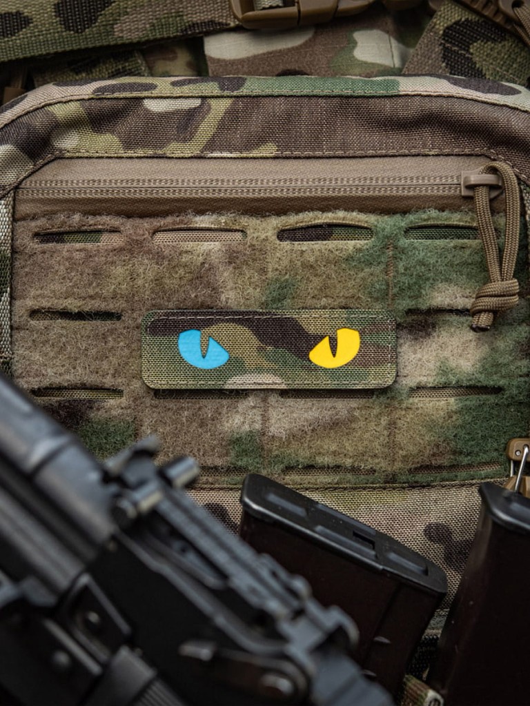M-Tac_Naszywka_Cat_Eyes_Laser_Cut_MulYellBluGID_galeria_SKLEP_05.jpg