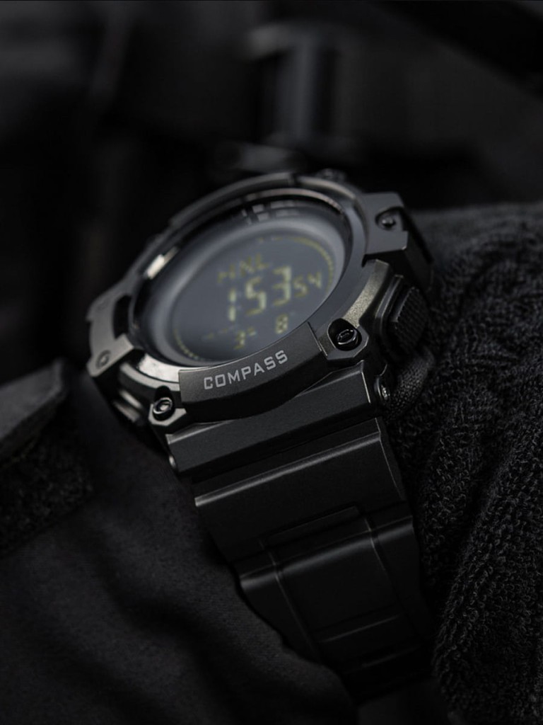 M-Tac_Zegarek_Taktyczny_Z_Kompasem_2233_Black_galeria_SKLEP_10.jpg