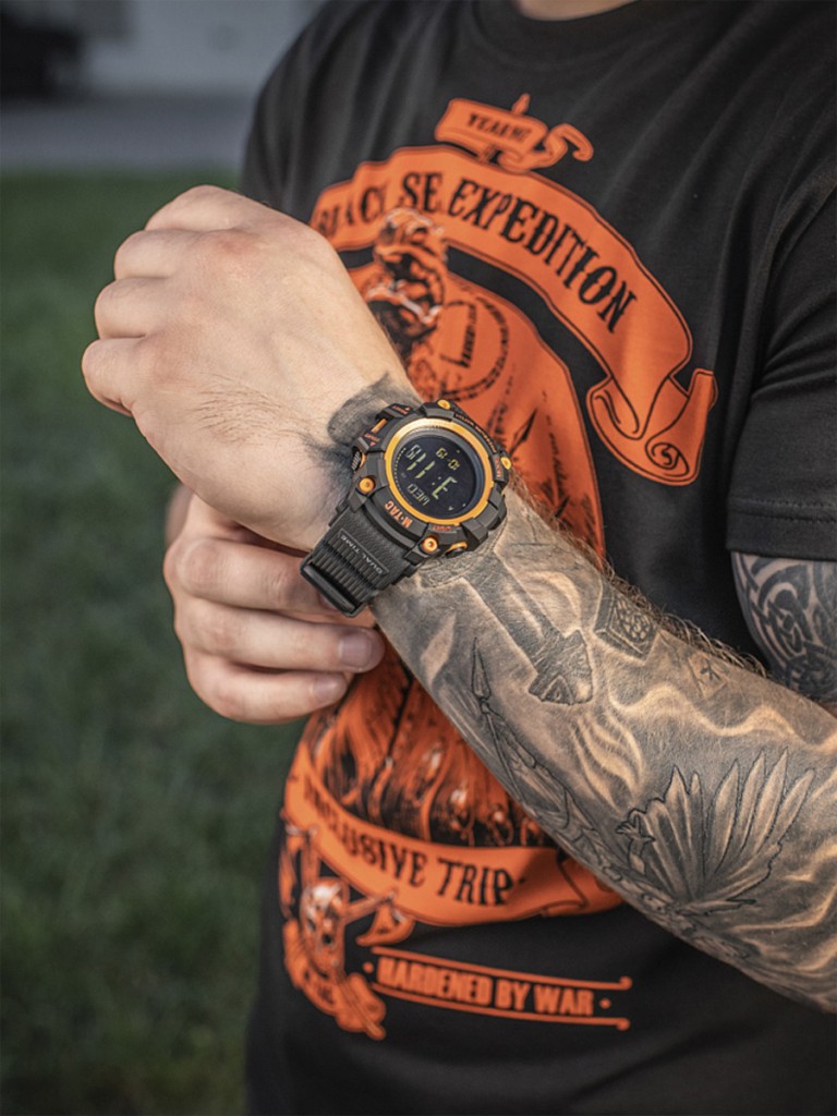 M-Tac_Zegarek_ADVENTURE_black-orange_galeria_sklep_06.jpg