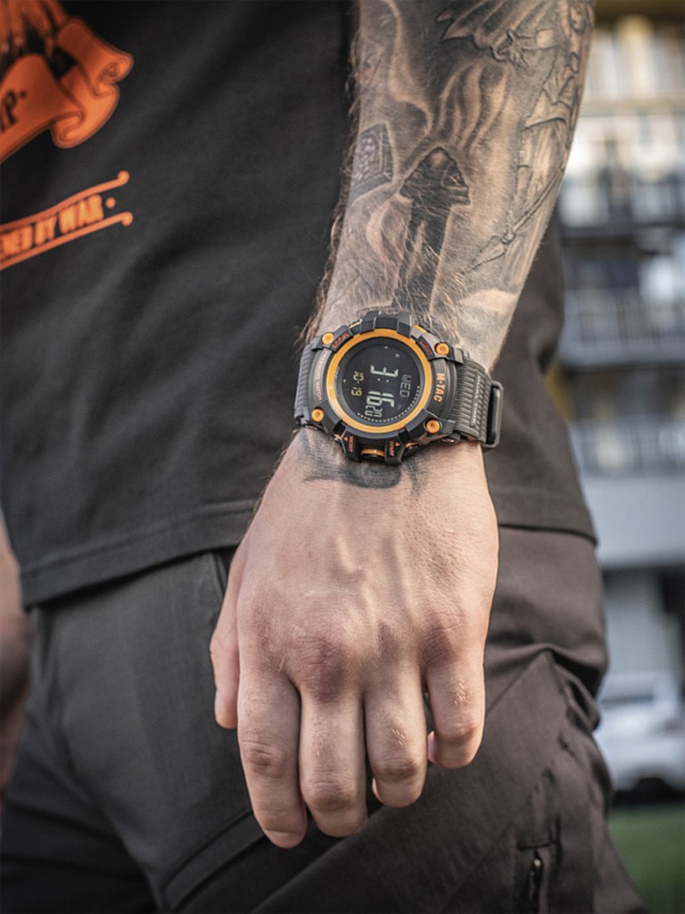 M-Tac_Zegarek_ADVENTURE_black-orange_galeria_sklep_08.jpg